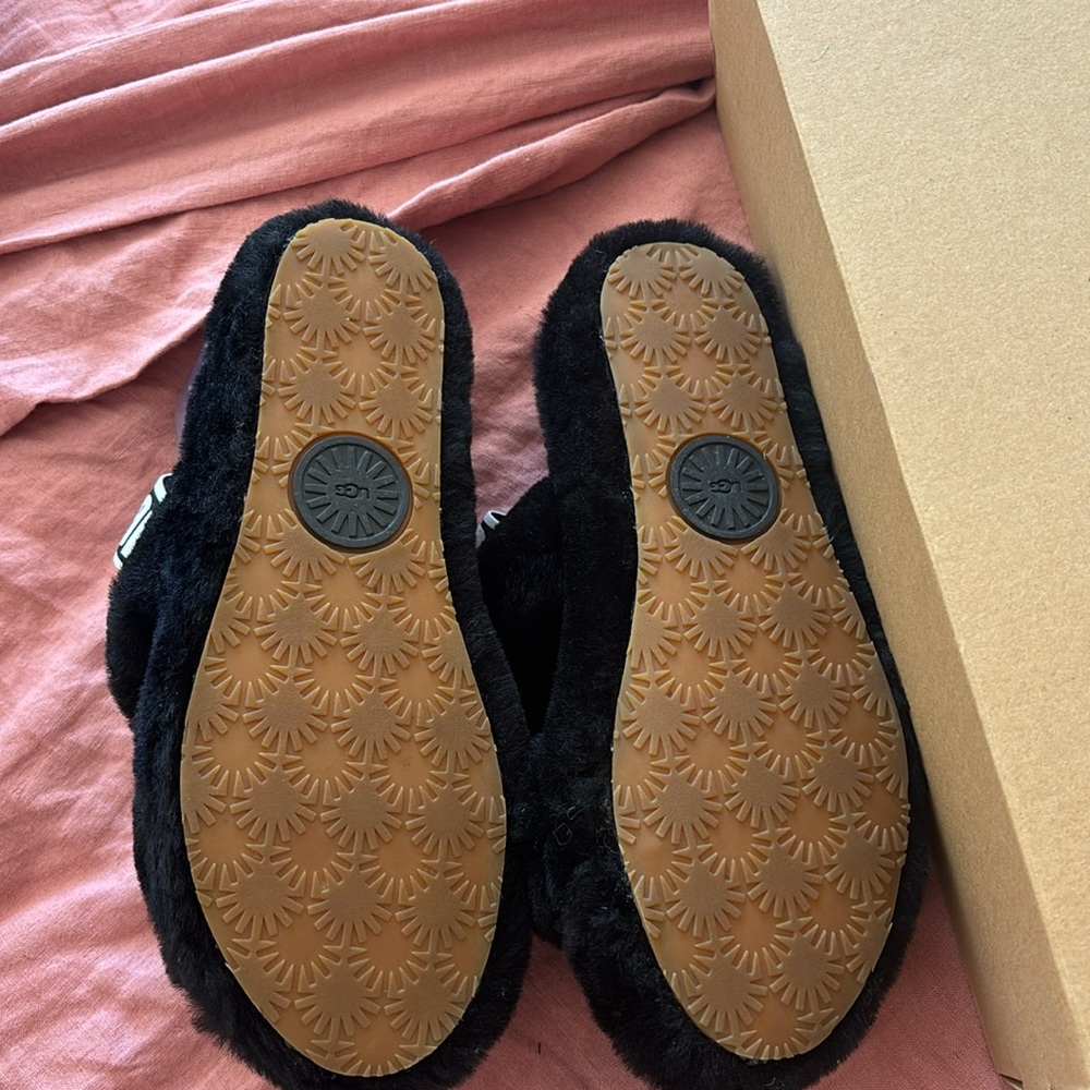 Ugg Fuzzy Slides - image 4
